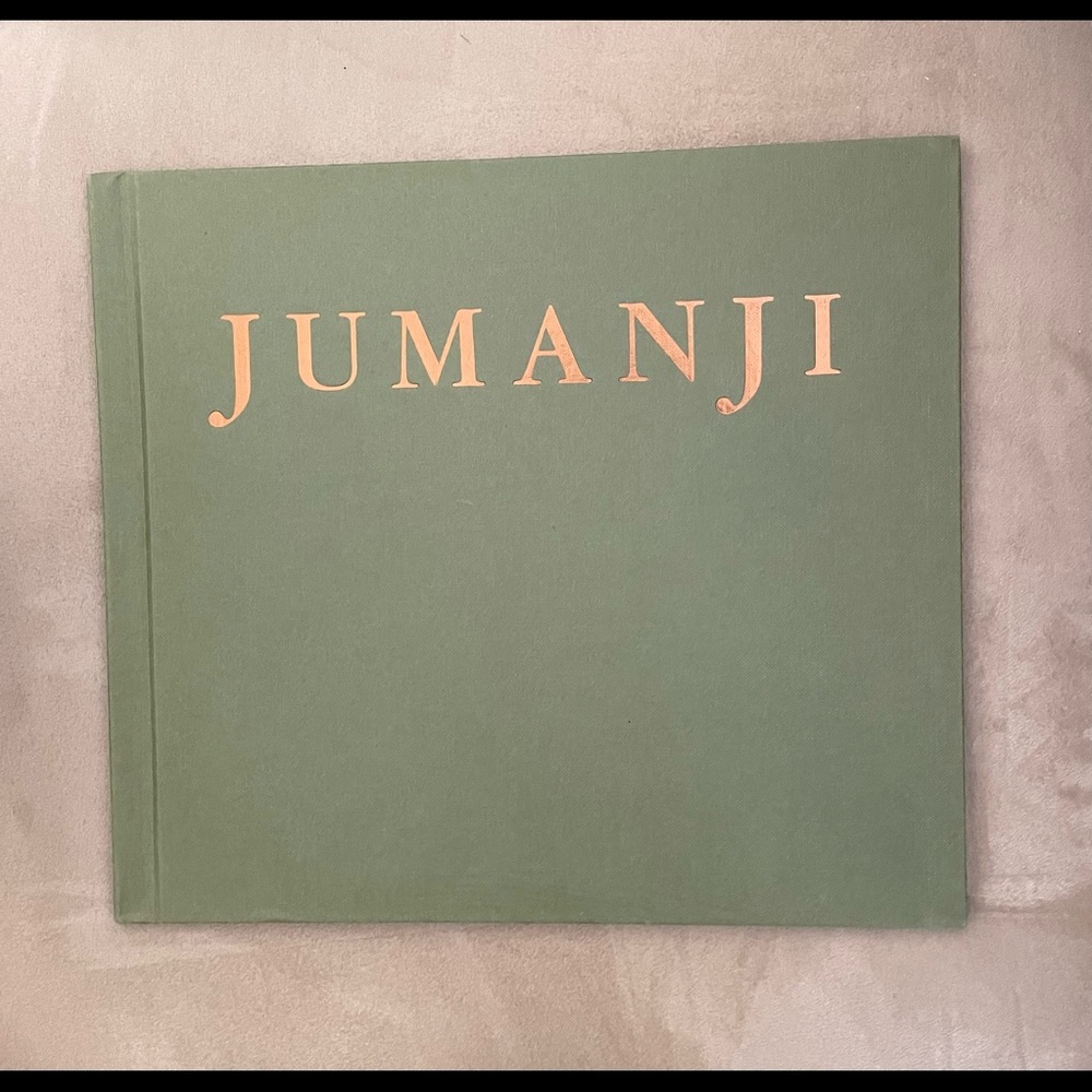 Vintage Jumanji book in excellent condition. Collectible. - Picture 3 of 4